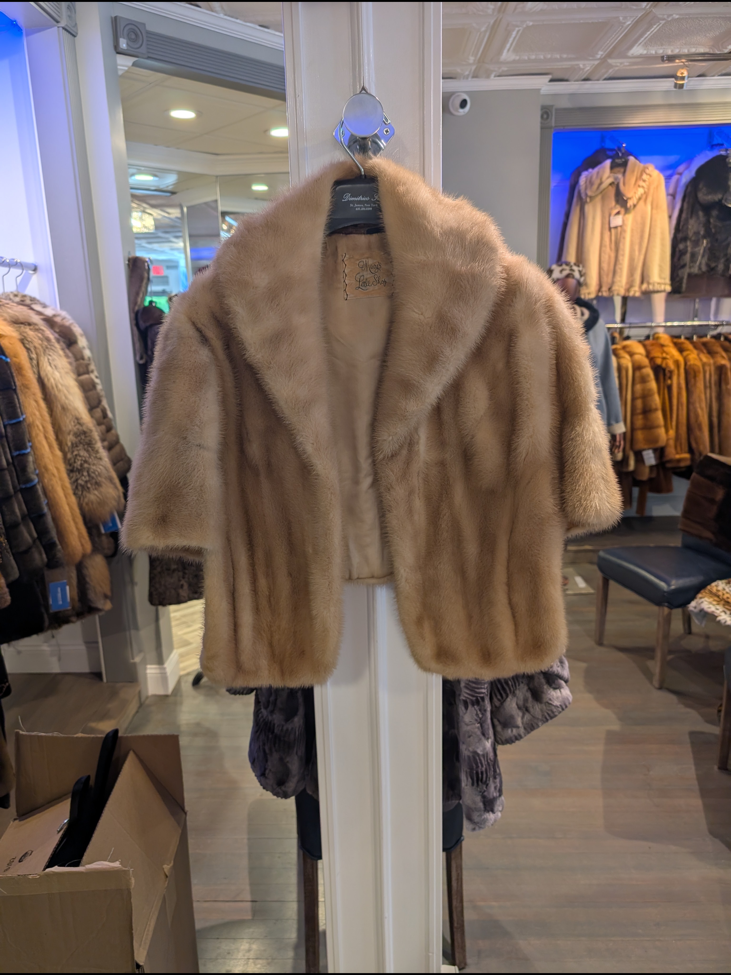 Luxury Women's Short Mink Shawl In Light Brown Vintage